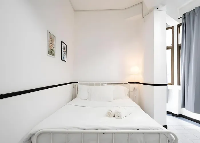 Bob House Hua Lamphong Bangkok