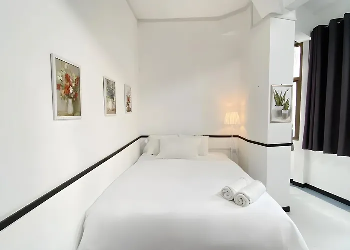 Bob House Hua Lamphong * Bangkok